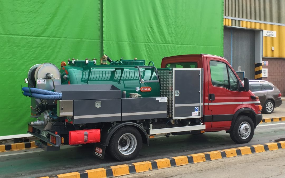 Cisterna Rigual para el Transporte de Lodos y Agua