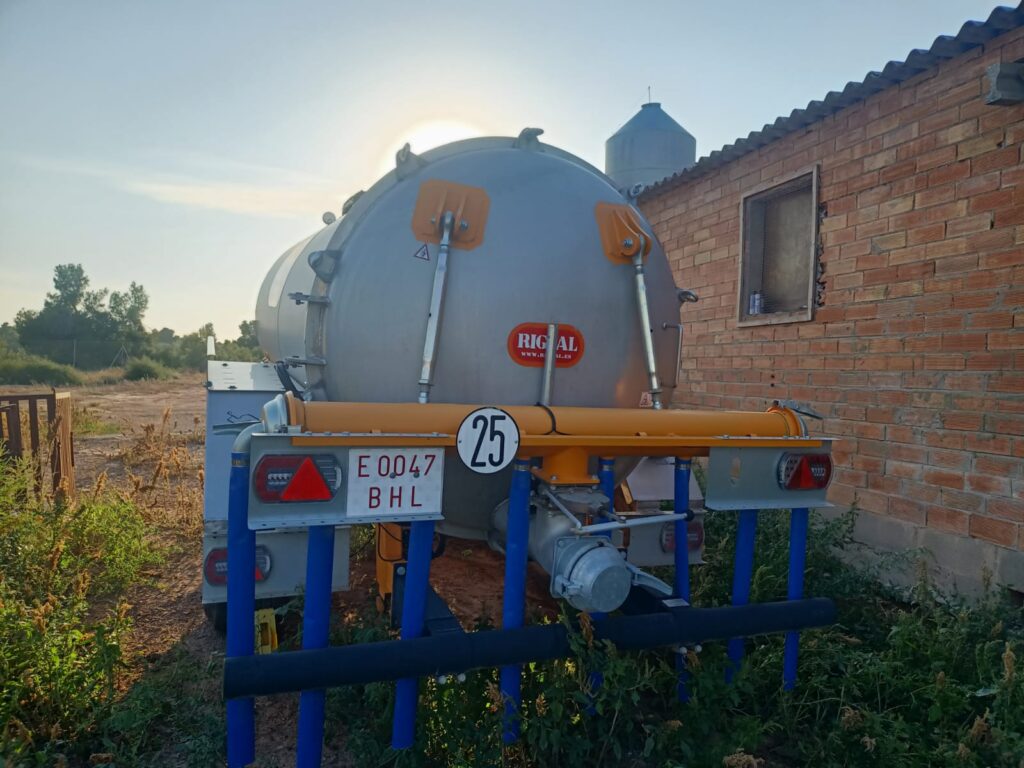 Cisterna Rigual CP-70 de 7000 litros inoxidable.