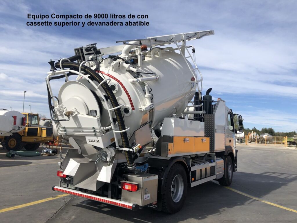 Camión limpieza y alcantarillado con cisterna Rigual de acero de 2 compartimentos de 9000 litros total con cassette superior y devanadera