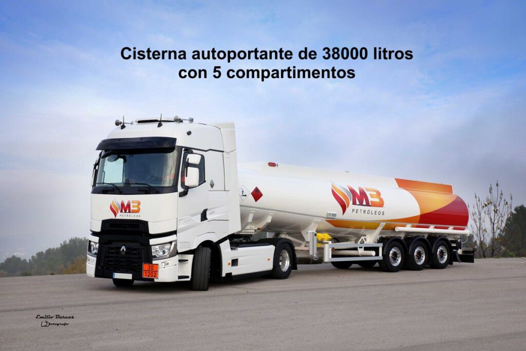 Cisterna autoportante Rigual de 38000 litros y cinco compartimentos grupo M3
