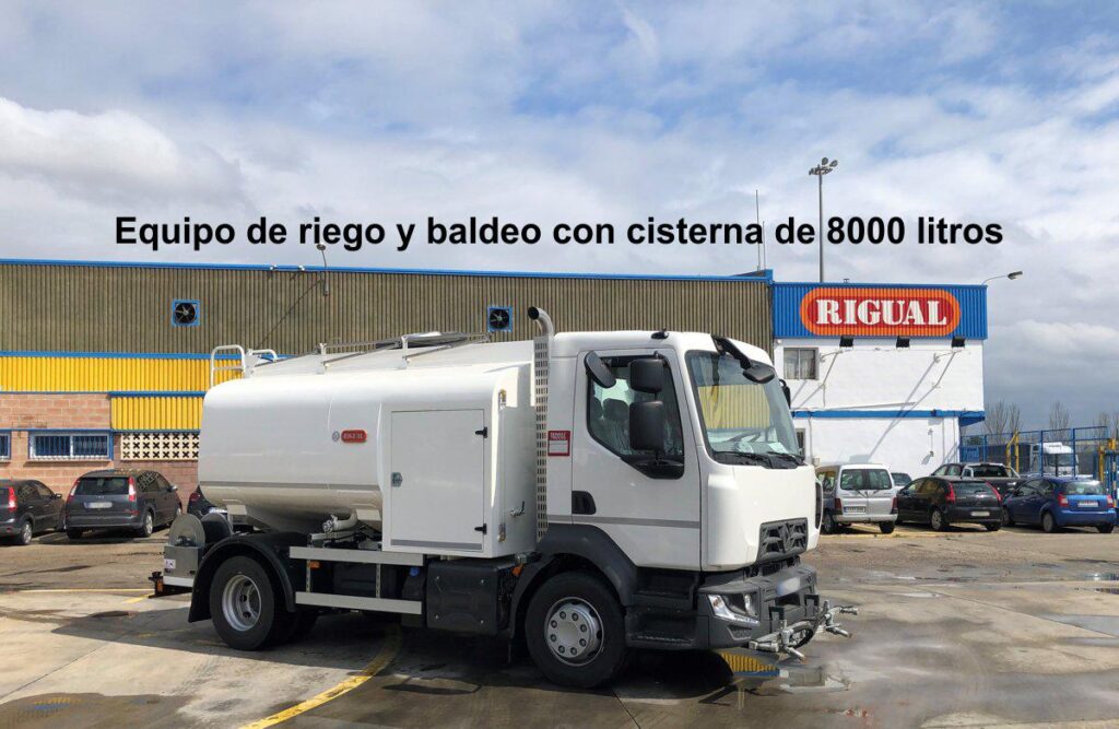 Camión de riego y baldeo con cisterna Rigual de 8000 litros