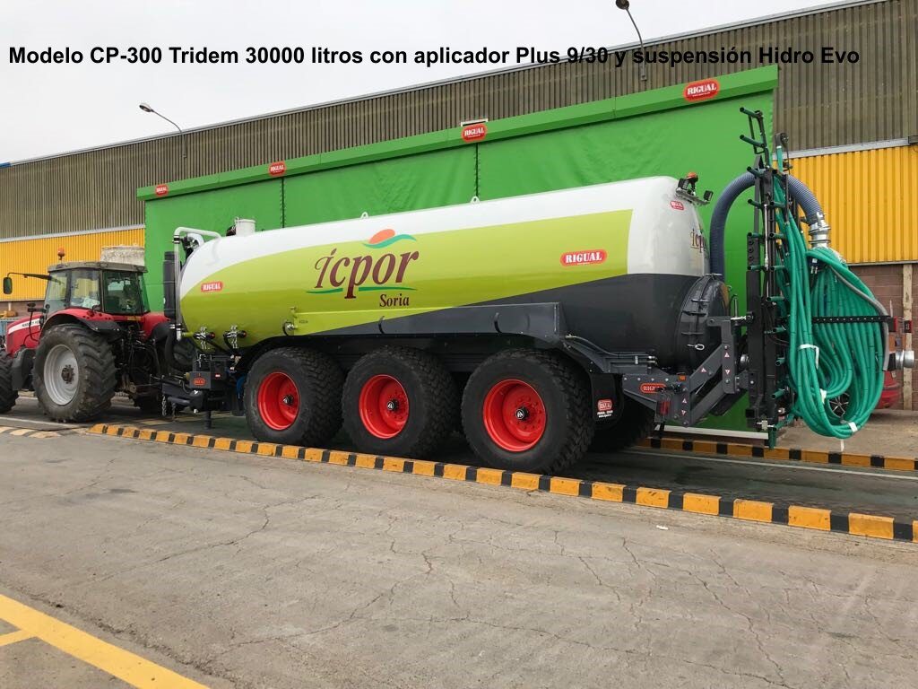 Cisterna RIgual Modelo CP-300 InoxTridem 30000 litros con aplicador Plus 9/30 y suspensión Hidro Evo