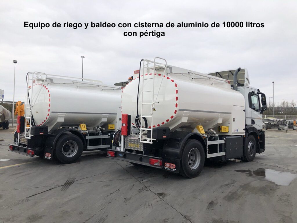 Camión de riego y baldeo con cisterna rigual de 10000 litros fabricada en aluminio