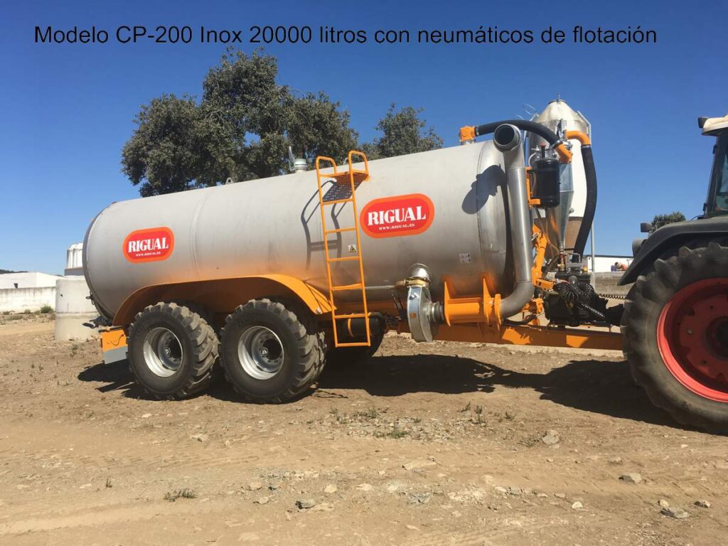 Modelo CP-200 Inox 20000 litros con neumáticos de flotación