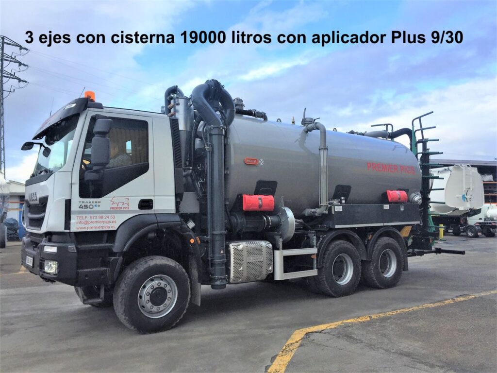 3 ejes con cisterna 19000 litros con aplicador plus 9/30