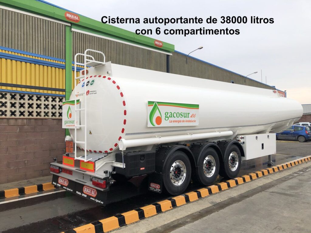 Cisterna autoportante Rigual de 38000 litros y 6 compartimentos Gacosur