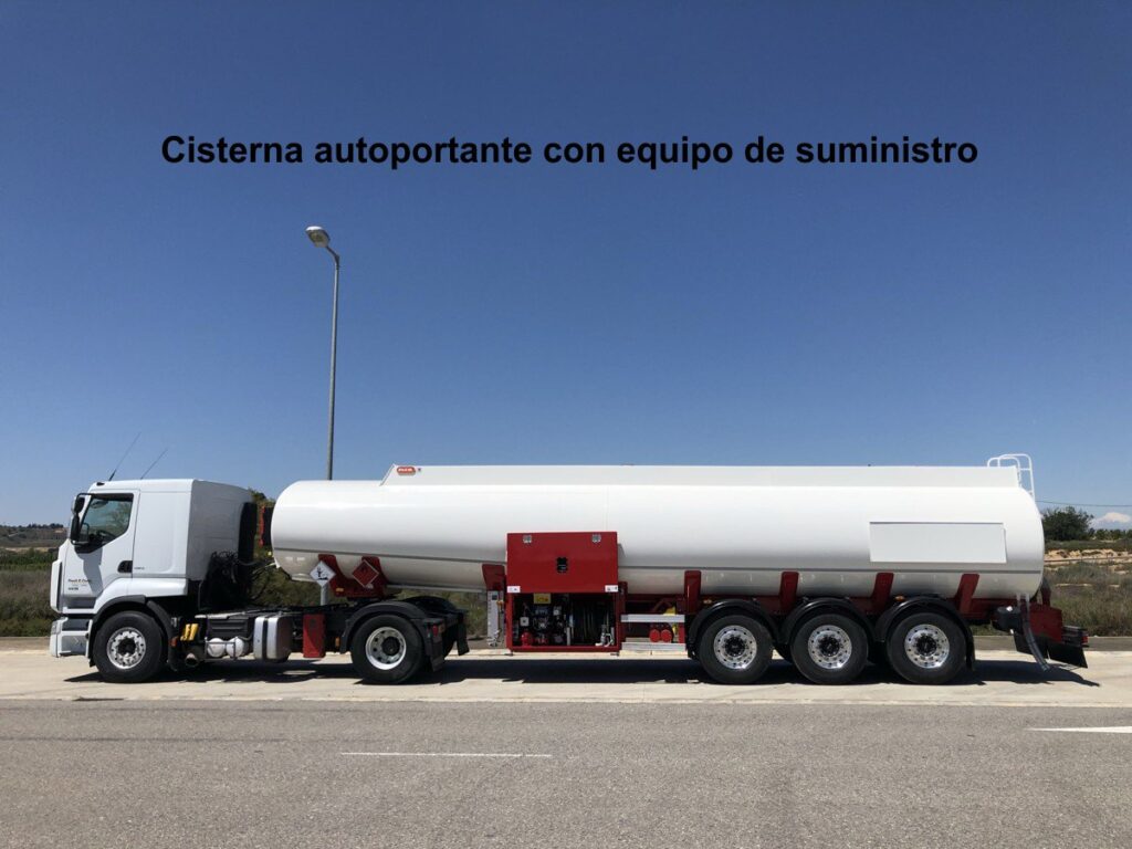 Cisterna autoportante Rigual de 38000 litros con equipo de trasiego