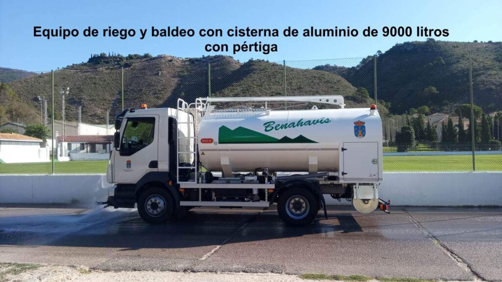 Camión de riego y baldeo con cisterna rigual de 9000 litros en aluminio