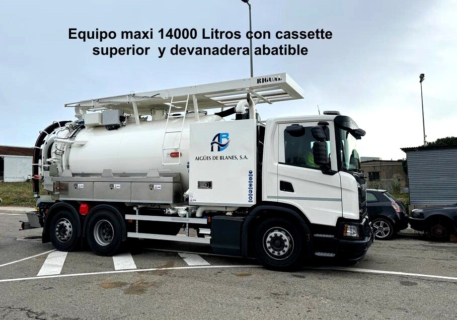 Equipo maxi 14000 litros con devanadera abatible