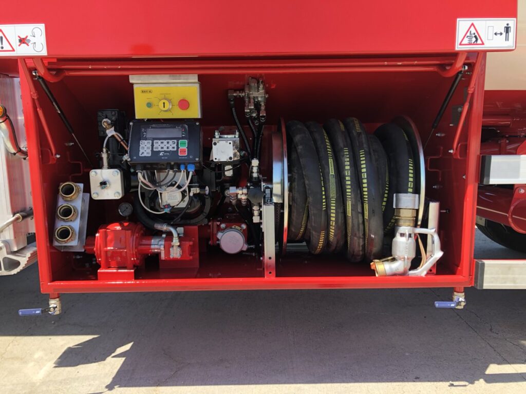 Equipo de trasiego de una cisterna autoportante Rigual de 38000 litros