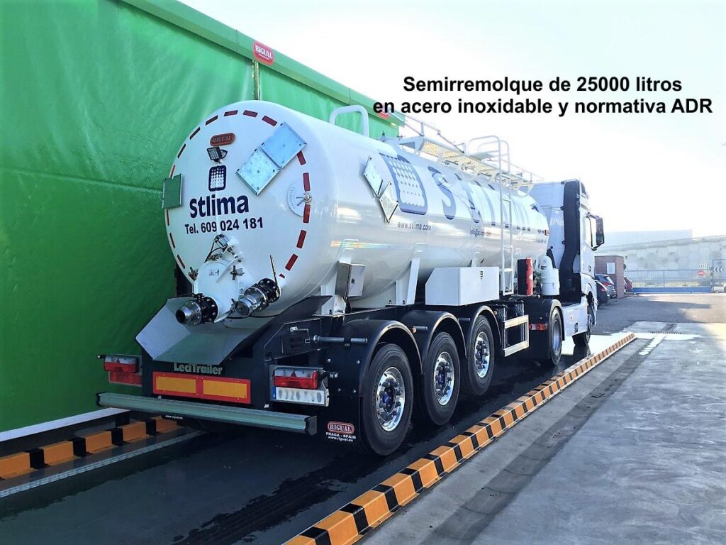 Semirremolque con cisterna Rigual de 25000 litros