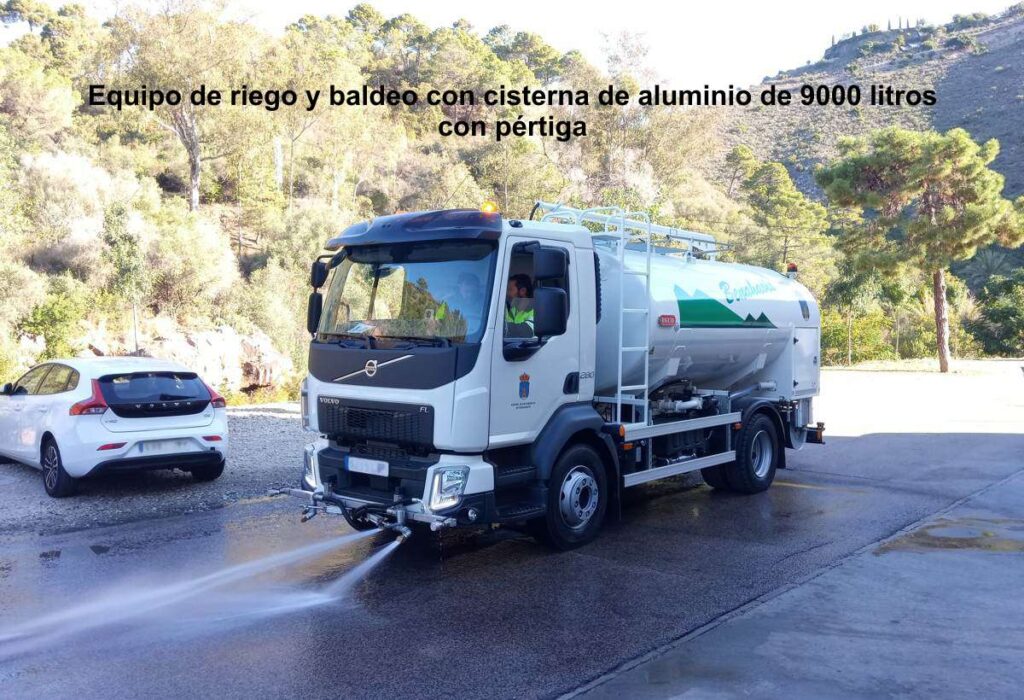 Camión de riego y baldeo con cisterna rigual de 9000 litros