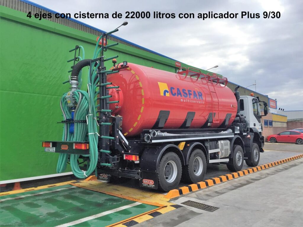 4 ejes con cisterna de 22000 litros con aplicador plus 9/30