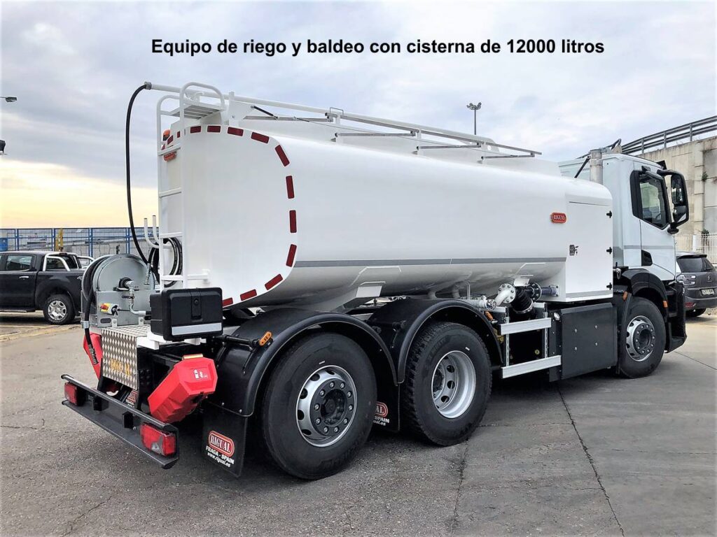 Equipo de riego y baldeo con cisterna Rigual de 12000 litros