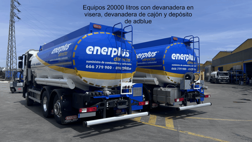dos camiones cisterna de la empresa Enerplus, equipados para el suministro de combustibles y carburantes.