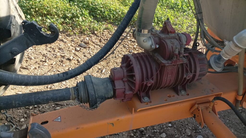 bomba de vacío o compresor de lóbulos,