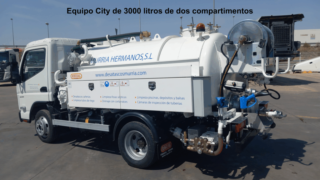 camión cisterna de la marca RIGUAL, modelo 