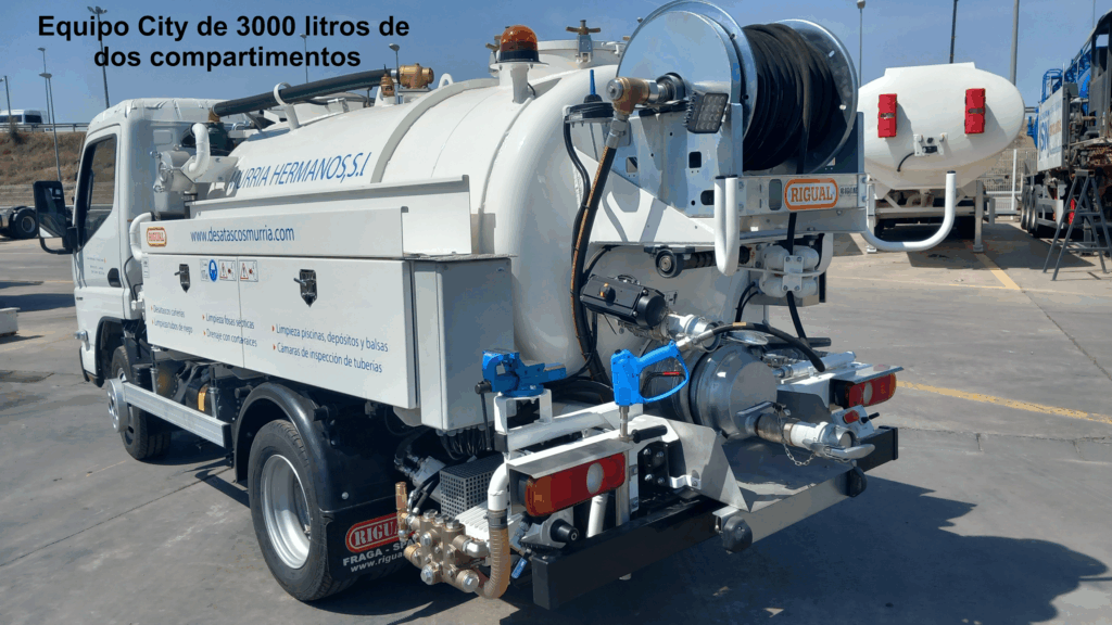 Equipo City de 3000 litros de dos compartimentos fabricado por RIGUAL