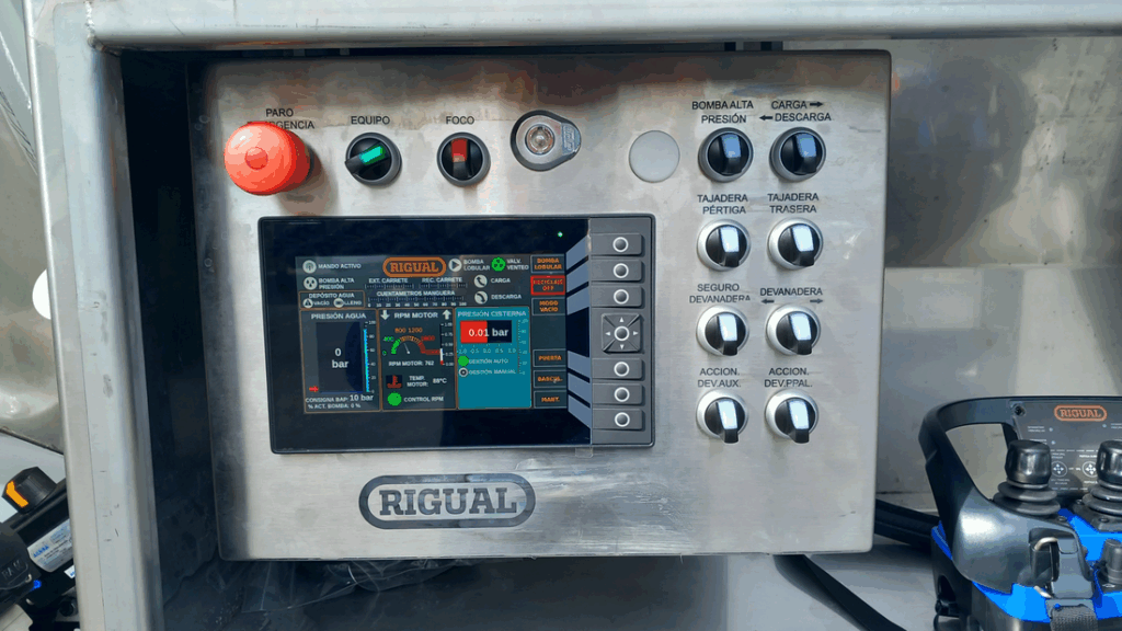panel de control de una cisterna de la marca Rigual