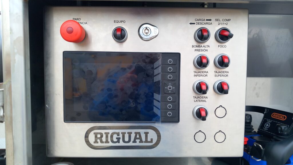 panel de control de una cisterna,