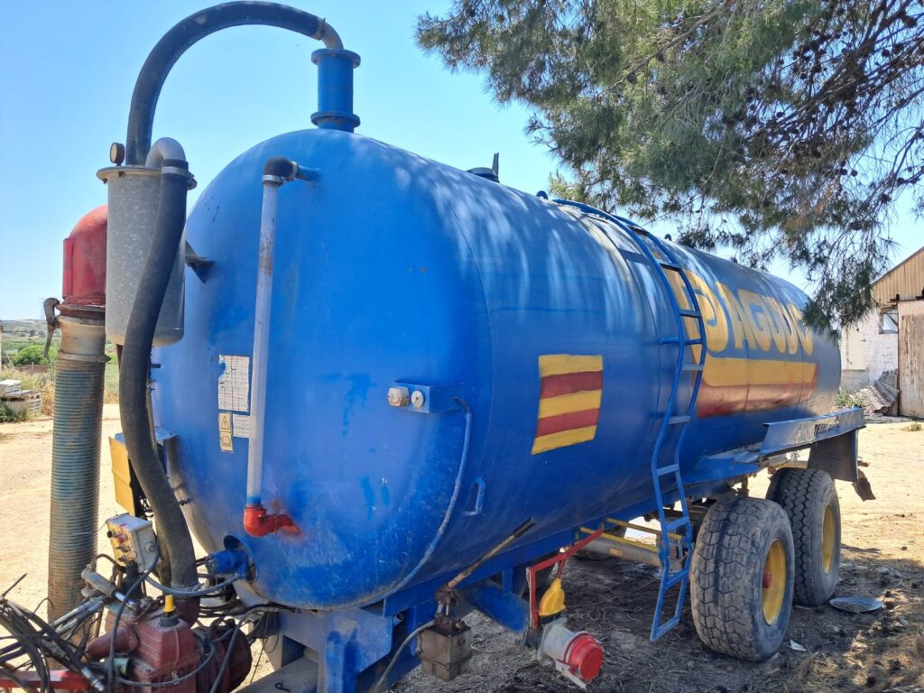 Cuba agudo 22000 litros segunda mano