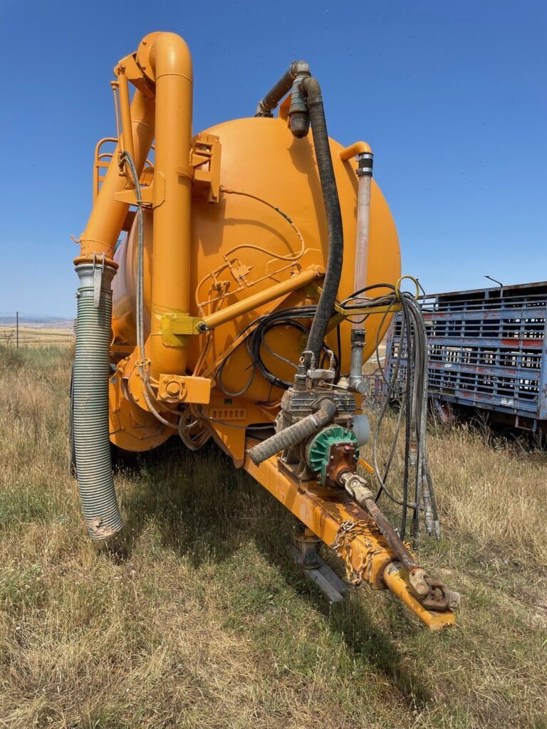 Cisterna segunda mano Rigual 20000 litros con brazo de carga